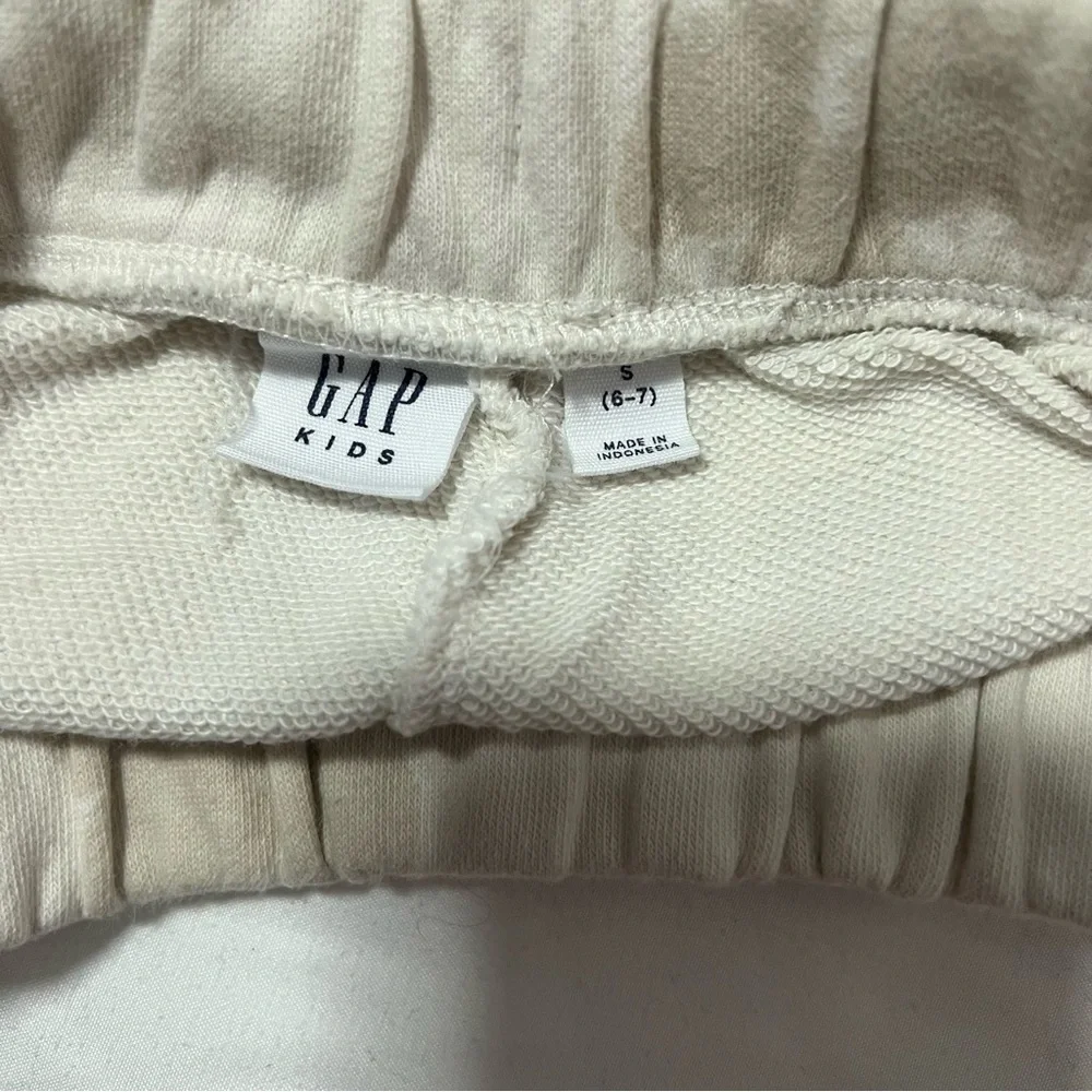 GAP Girls Size Small (6-7) Logo Casual Shorts - Tan and Cream /Peach EUC Comfy